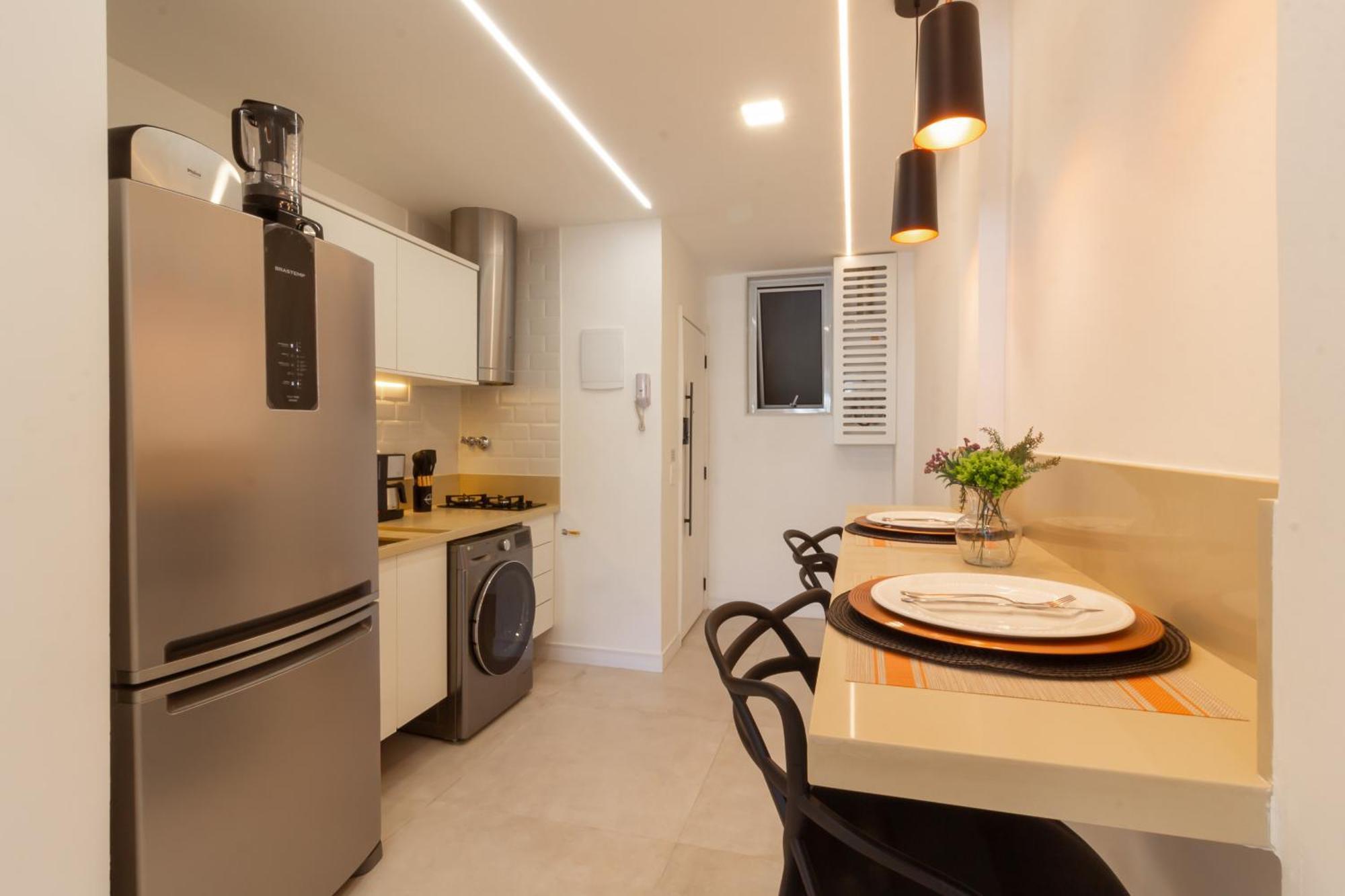 Apartamento Aconchegante Em Copacabana Dois - Pj909 *