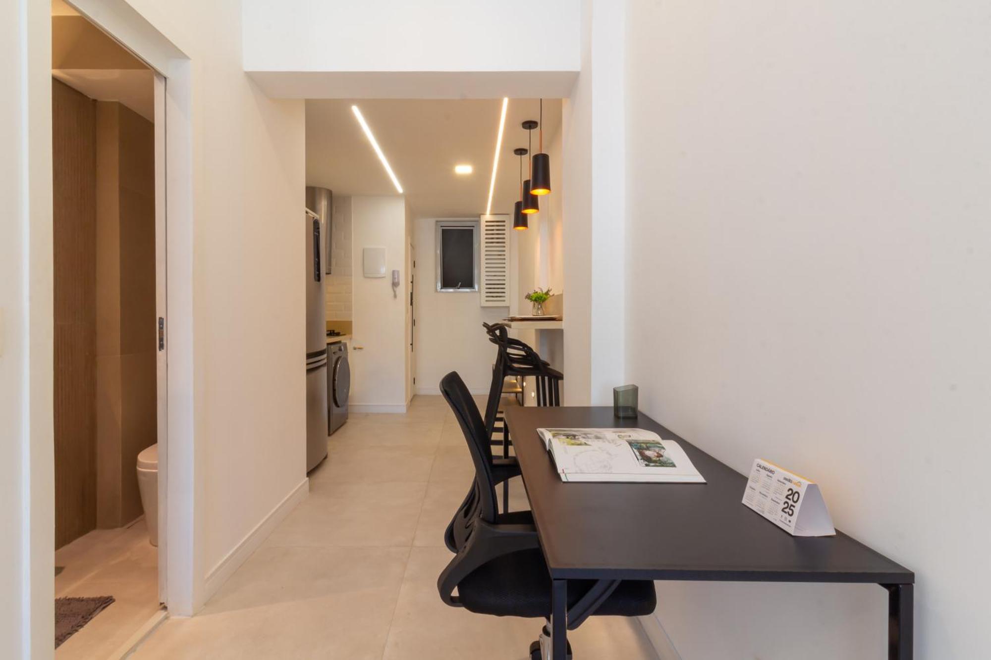 Apartamento Aconchegante Em Copacabana Dois - Pj909 *